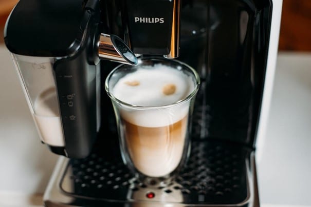 kawa latte macchiato w ekspresie Philips LatteGo 3200 Premium