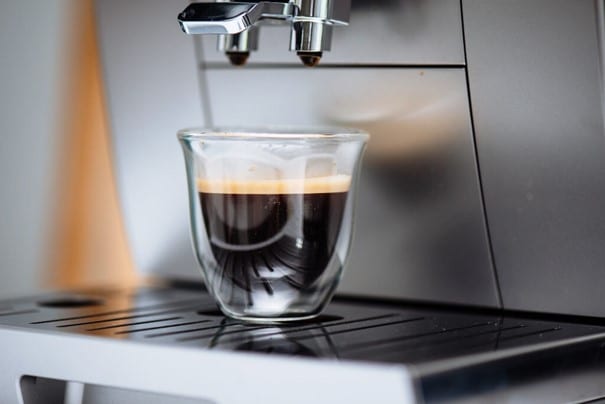 Kawa espresso z ekspresu Krups Evidence EA892D