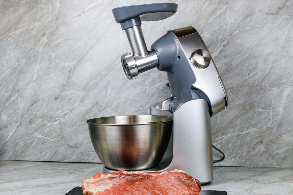 Robot kuchenny z maszynką do mielenia mięsa