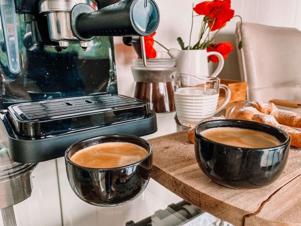 Dwie kawy gotowe za jednym razem – wspólne poranki stają się przyjemniejsze