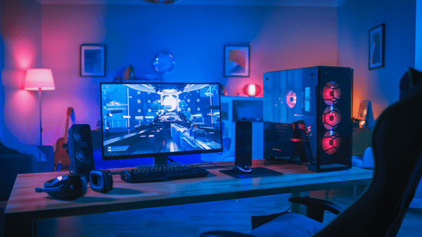 Stanowisko gamingowe z niebiesko-czerwonym podświetleniem LED