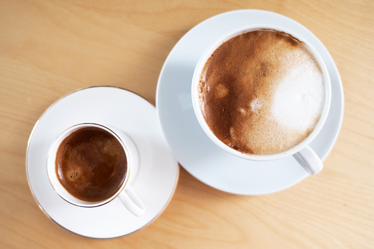 Kawy zaparzone w ekspresie De’Longhi La Specjalista Maestro: cappuccino i espresso