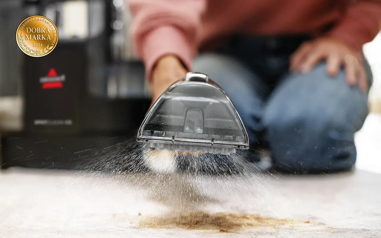 pranie dywanu odkurzaczem do prania tapicerki Bissell SpotClean® C5 Pro