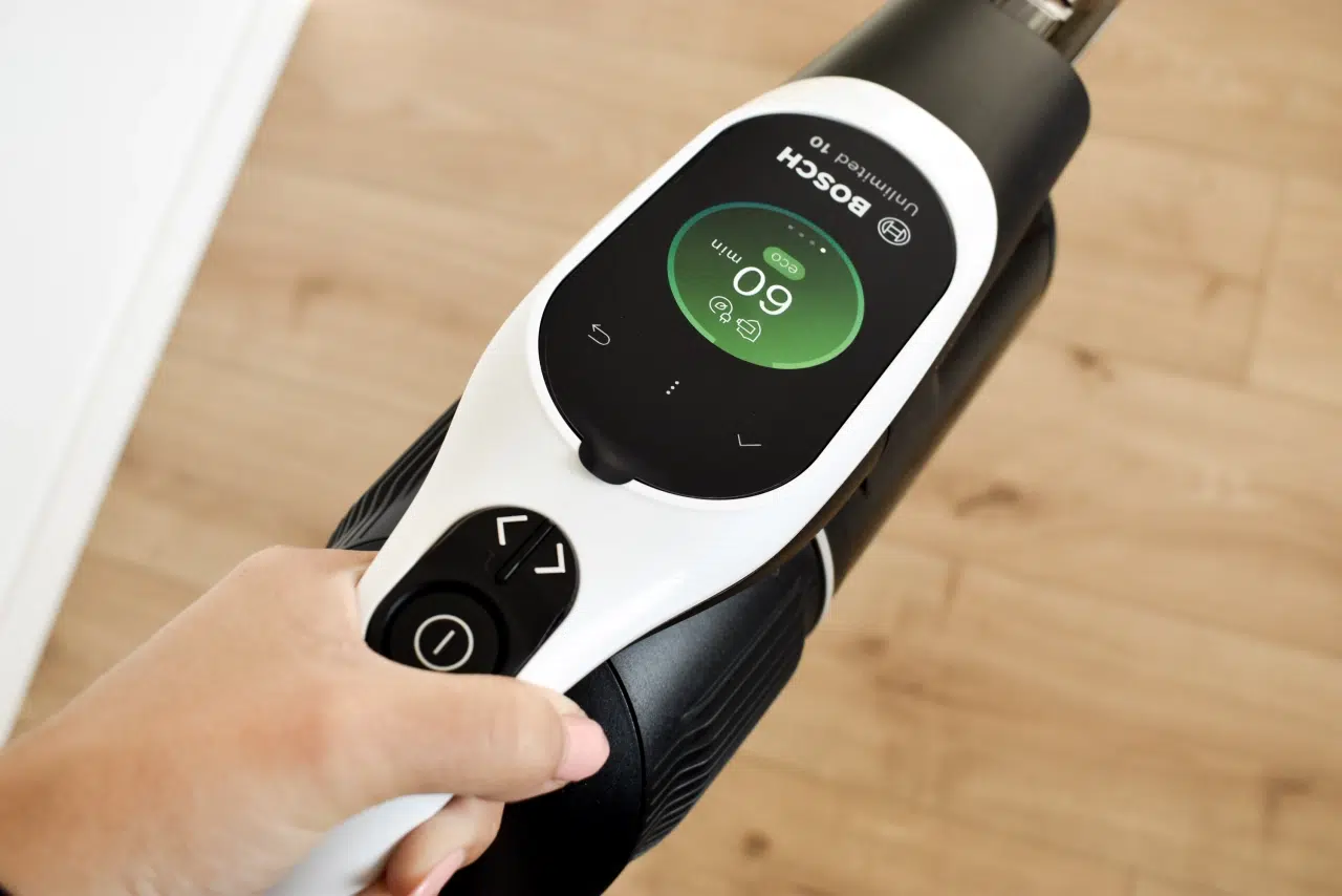 wyświetlacz odkurzacza Bosch Unlimited 10 BCS1041WAC pracującego w trybie eco