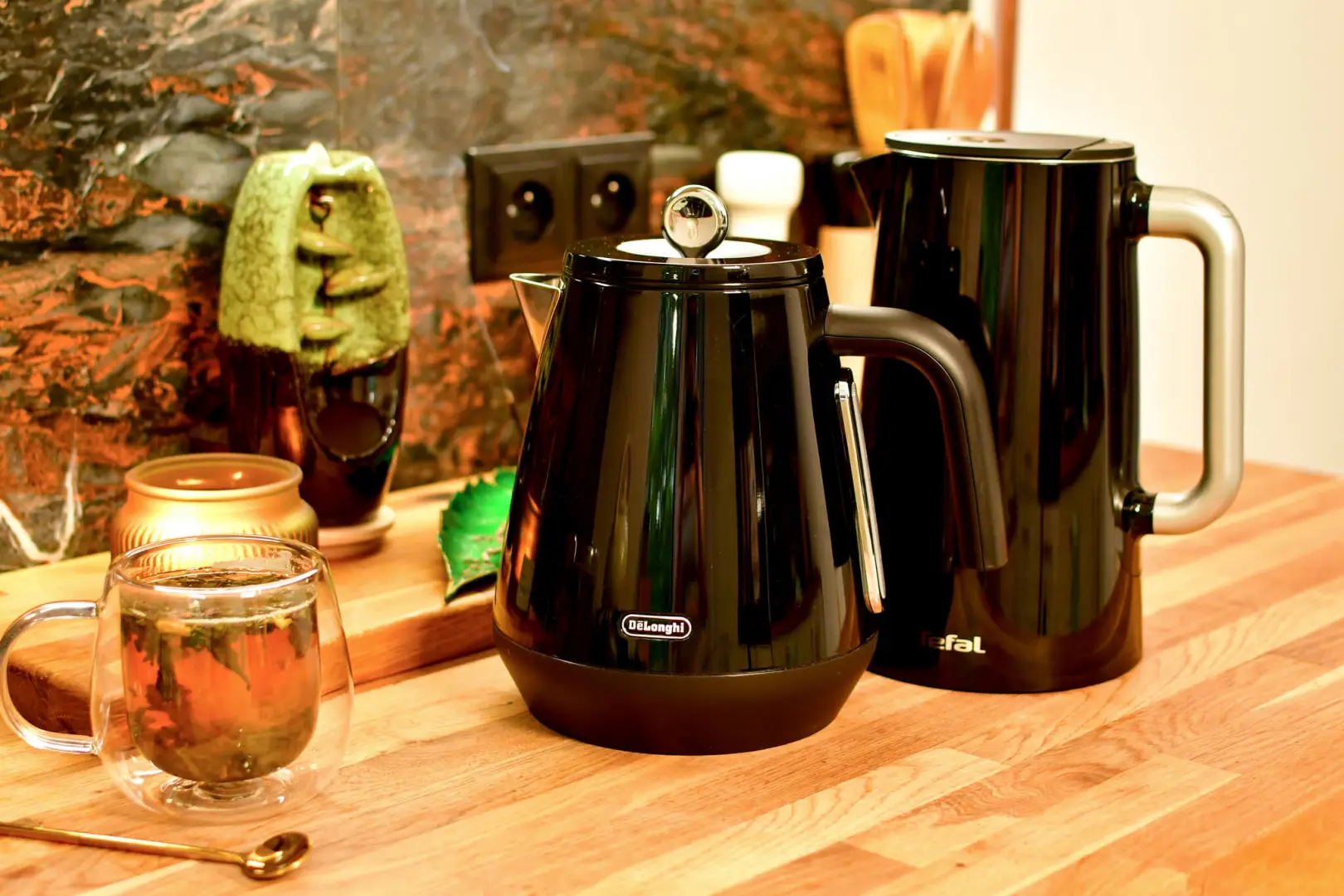 Porównanie czajników elektrycznych De`Longhi vs. Tefal 27