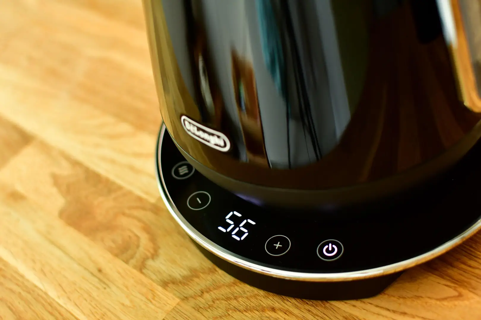 Porównanie czajników elektrycznych De`Longhi vs. Tefal 25
