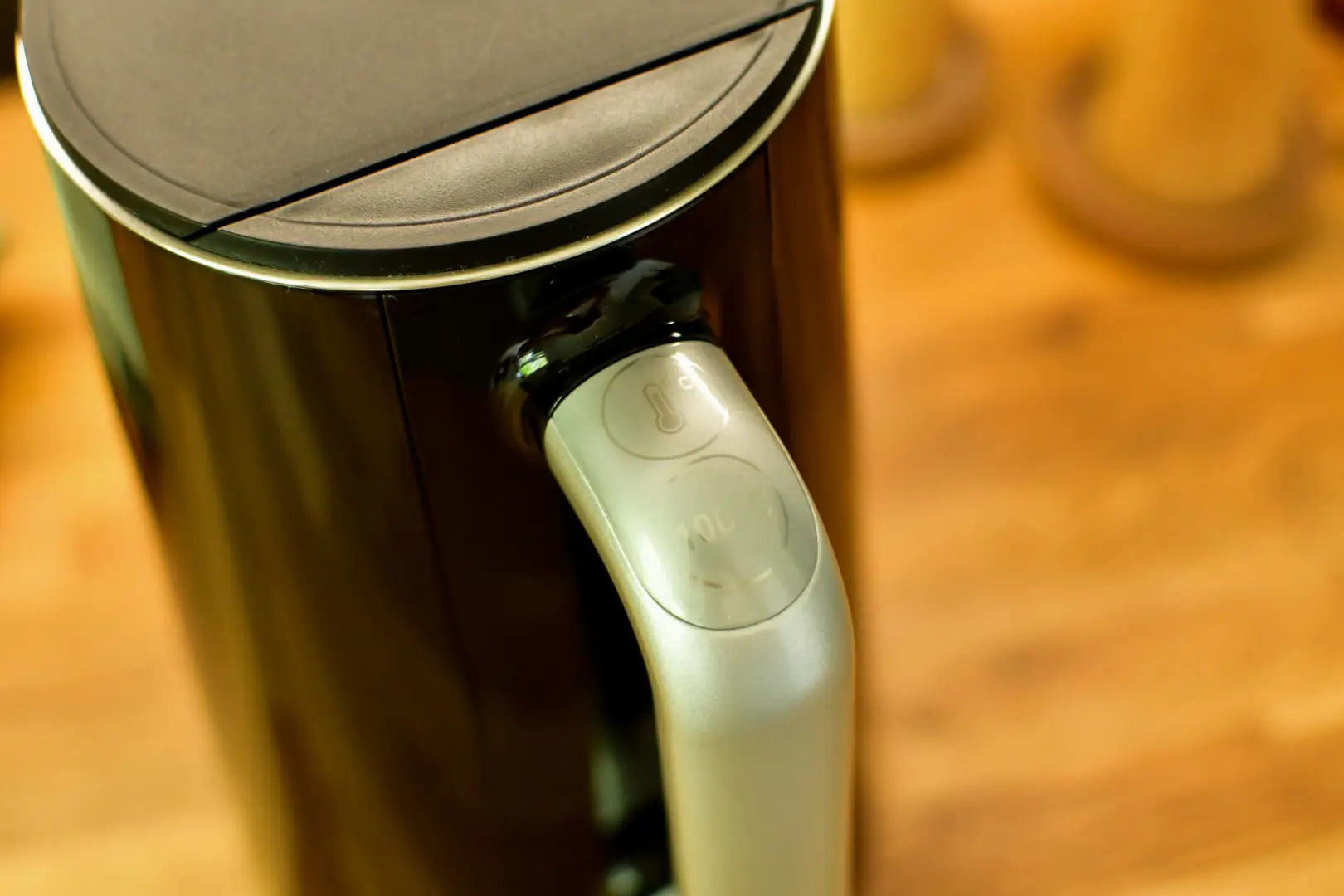 Porównanie czajników elektrycznych De`Longhi vs. Tefal 26