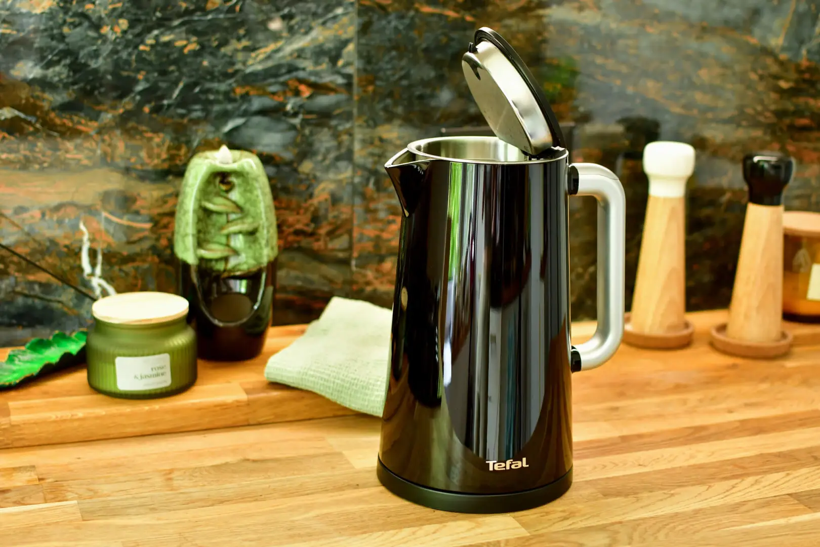 Porównanie czajników elektrycznych De`Longhi vs. Tefal 22