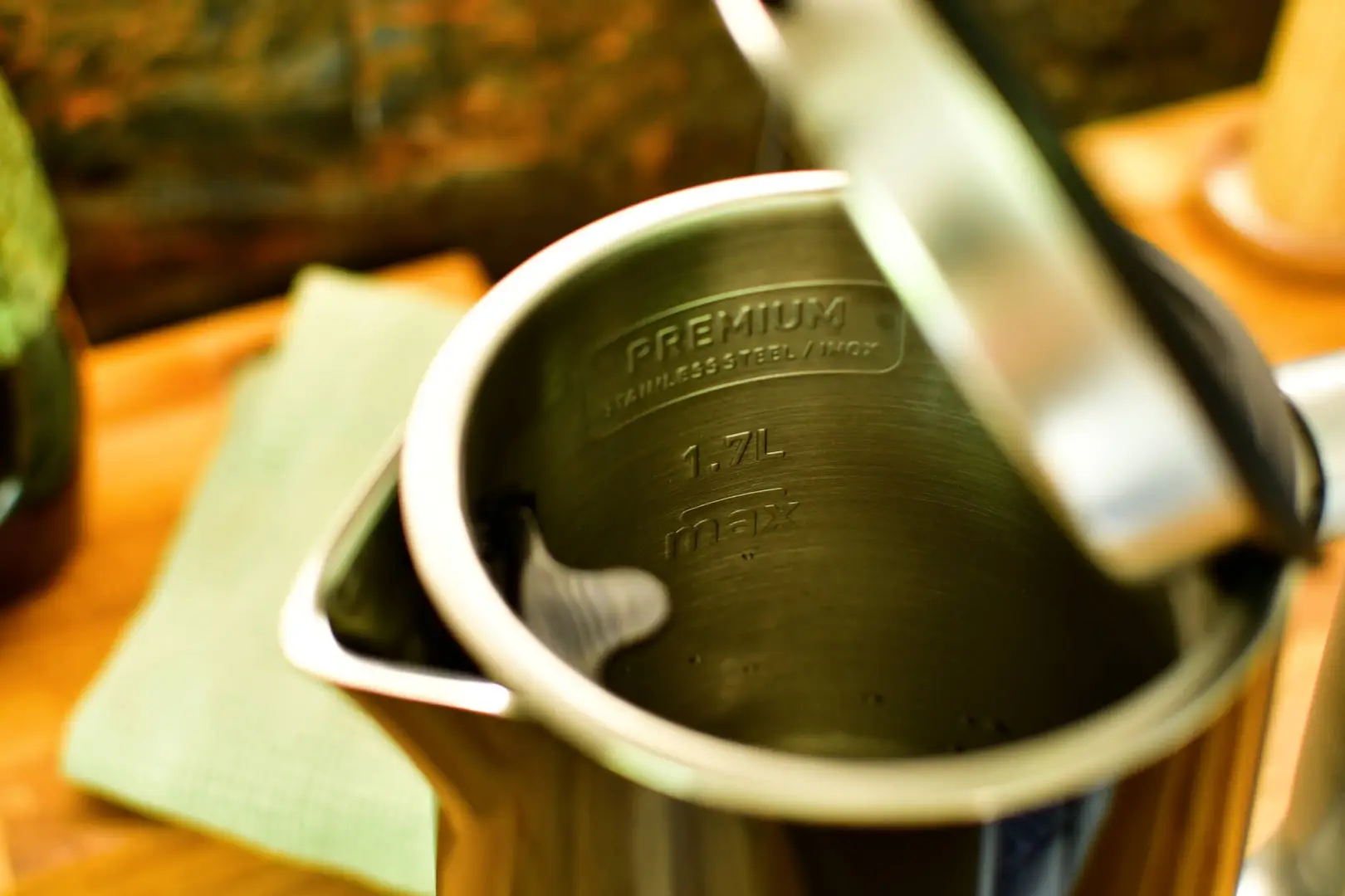 Porównanie czajników elektrycznych De`Longhi vs. Tefal 24