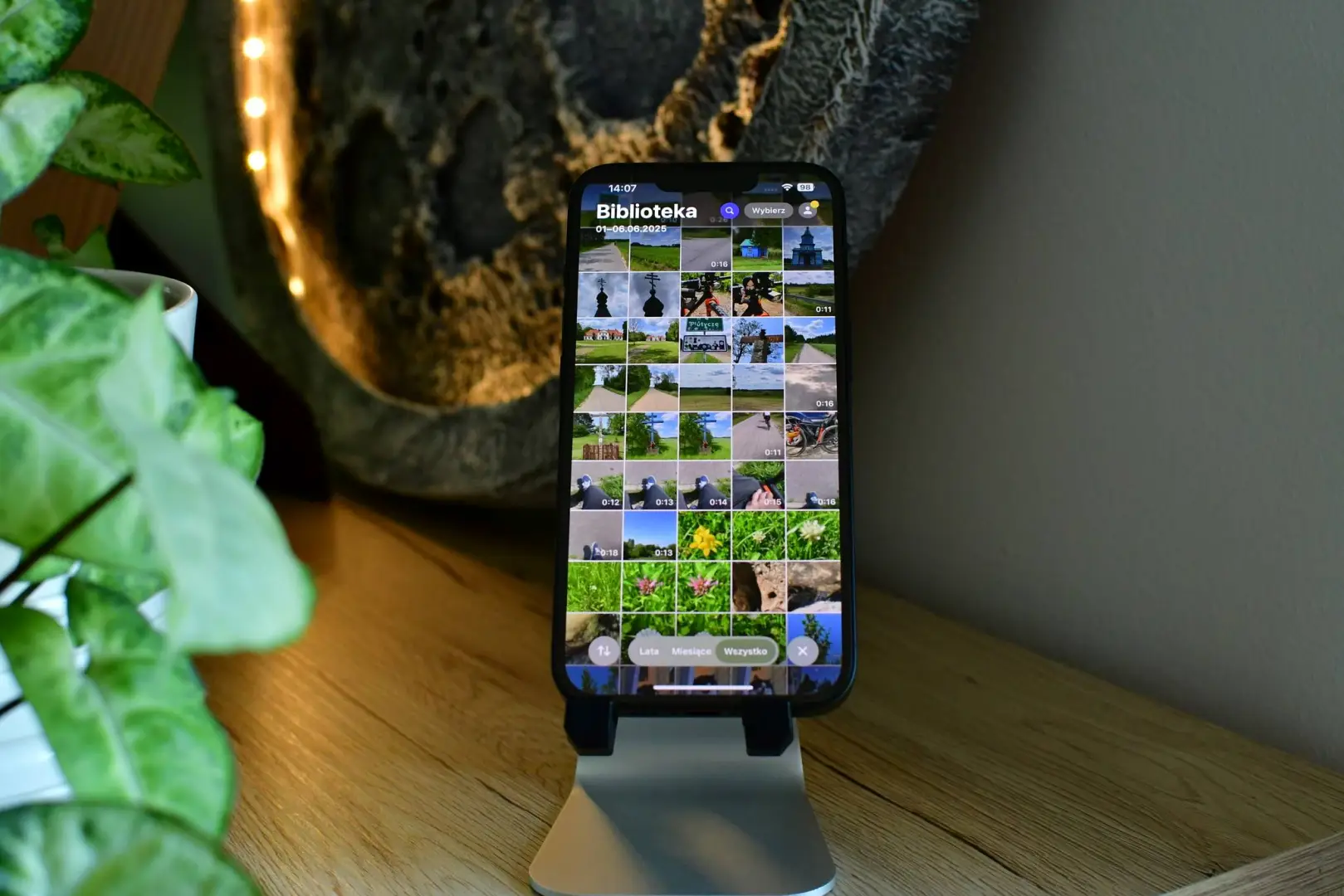 Łatwość przeglądania multimediów na iPhone 16e