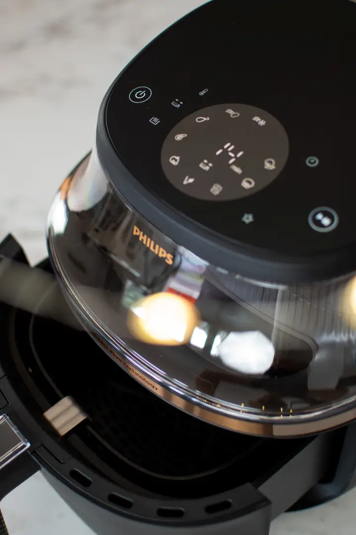 Air fryer Philips Ovi Mini ma 16 programów automatycznych