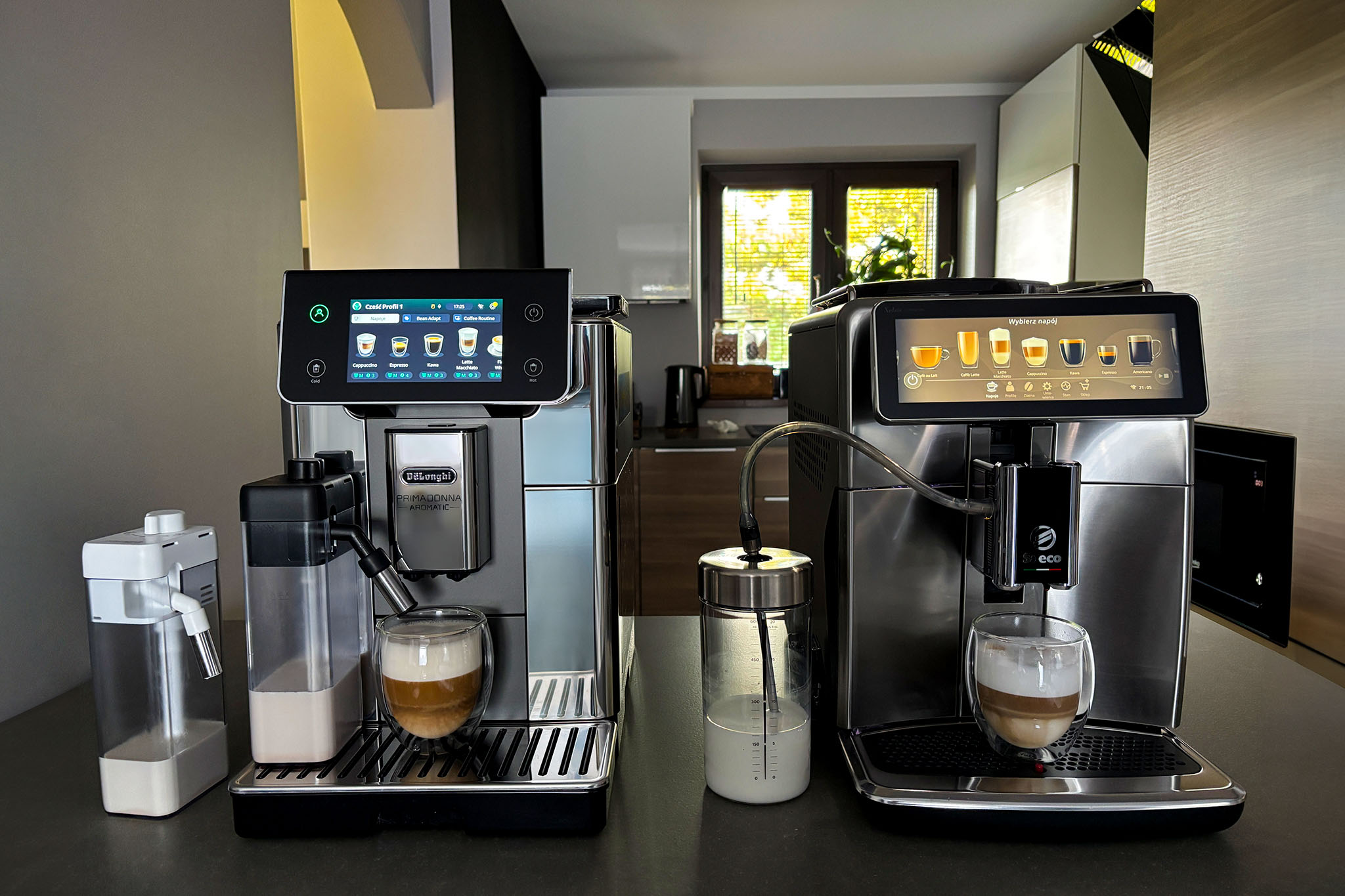 Ekspres DeLonghi Primadonna Aromatic i Saeco Xelsis Suprema. - tytułowa