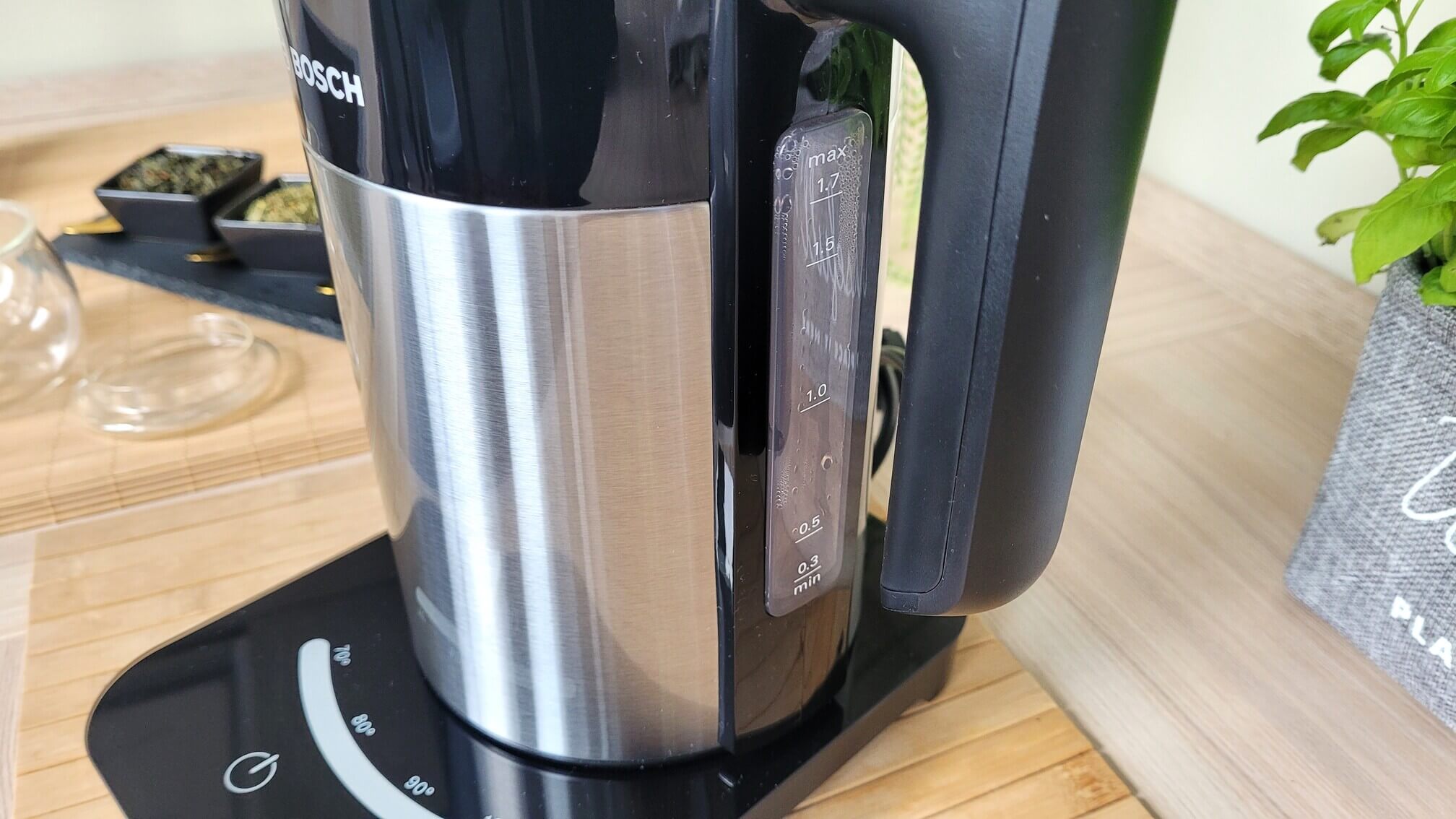 Bosch TWK7203 – wygodny i intuicyjny
